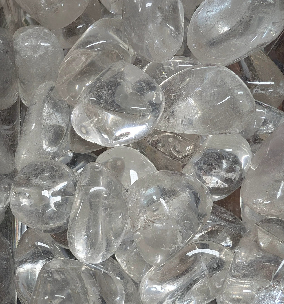Unlocking-the-Clarity-and-Beauty-of-Clear-Quartz-A-Guide-to-the-Master-Healer The Bookstore