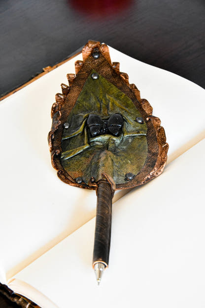 Gothic Handcrafted Leather Pen ML Marcaleather