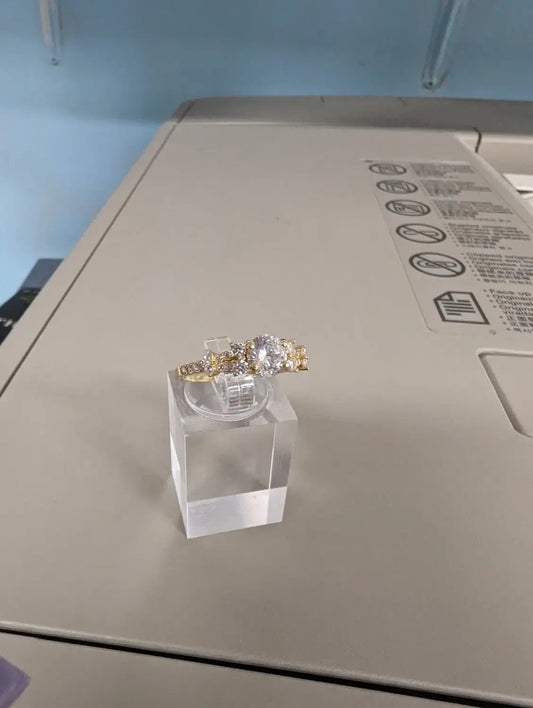 Solid 14K Yellow Gold Engagement Round Clear CZ  - Size 8 My Store